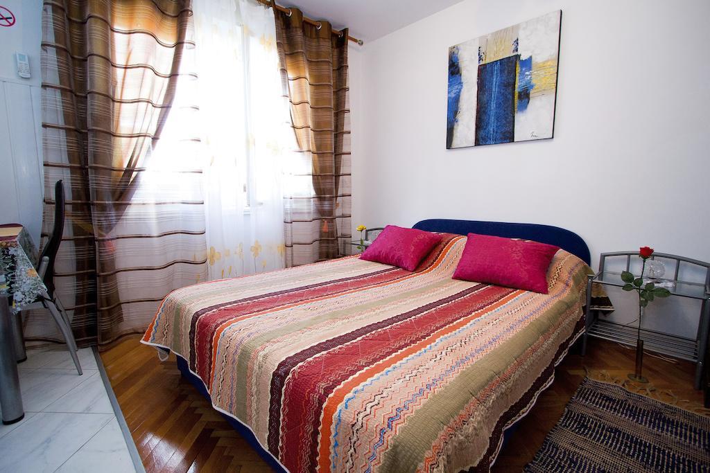 Apartments Crvena Orhideja Split Ruang foto