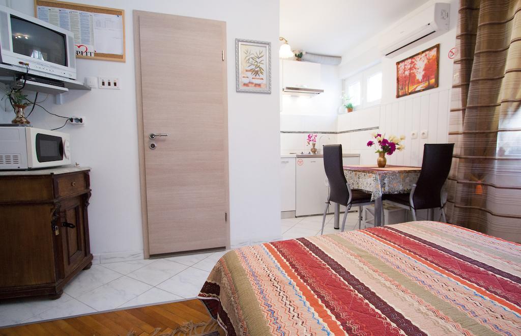 Apartments Crvena Orhideja Split Ruang foto