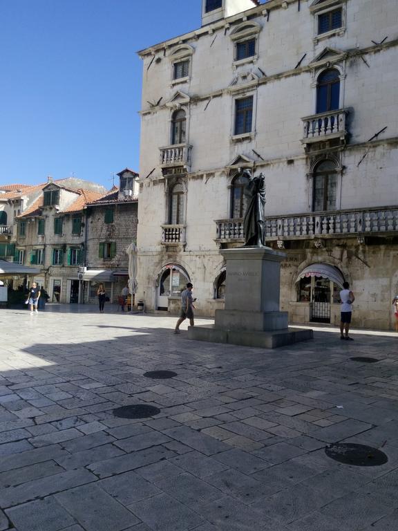 Apartments Crvena Orhideja Split Bagian luar foto