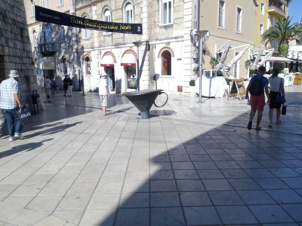 Apartments Crvena Orhideja Split Bagian luar foto