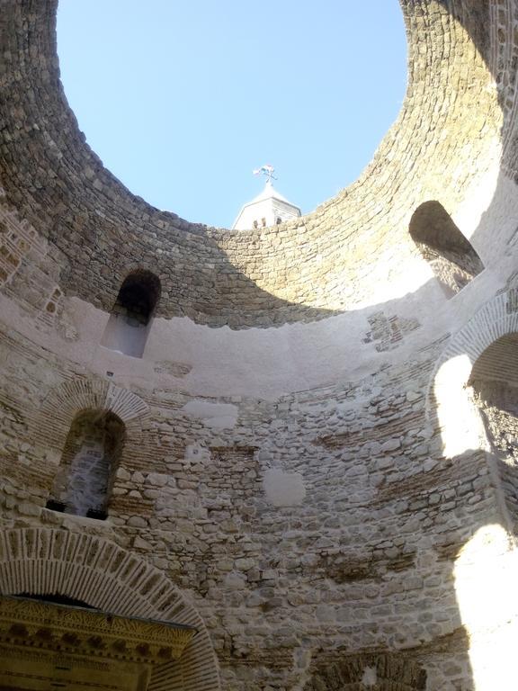 Apartments Crvena Orhideja Split Bagian luar foto