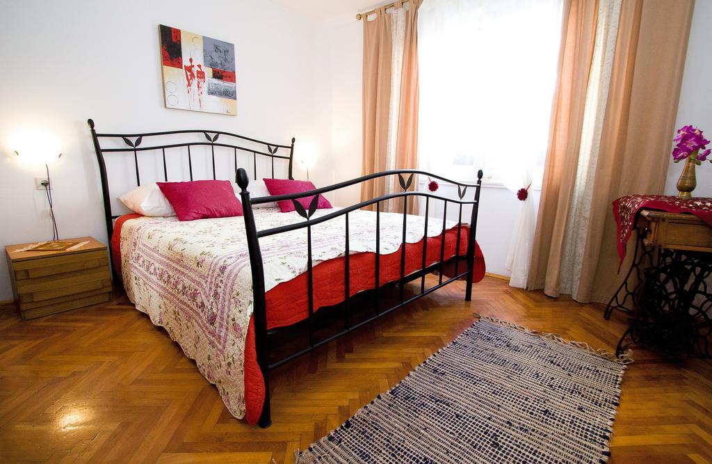 Apartments Crvena Orhideja Split Bagian luar foto