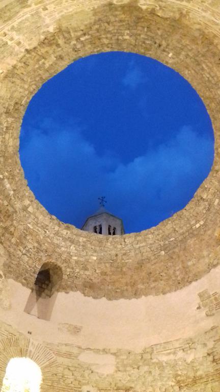 Apartments Crvena Orhideja Split Bagian luar foto