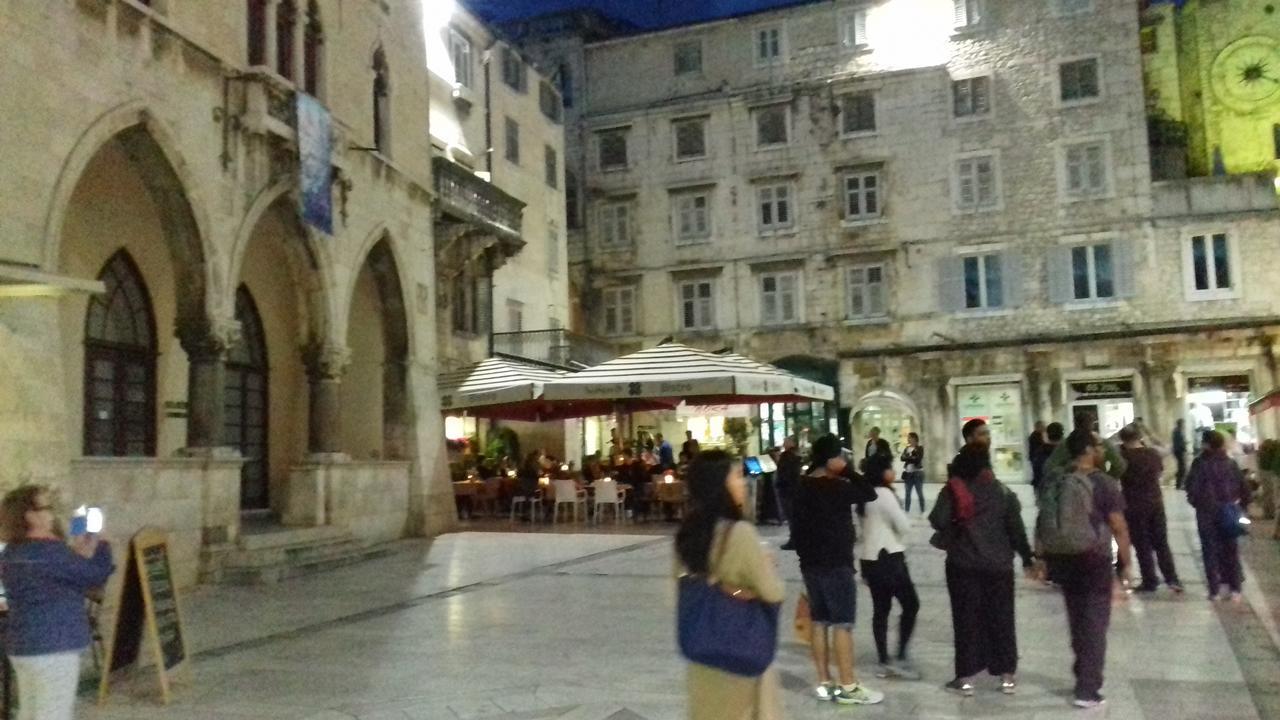Apartments Crvena Orhideja Split Bagian luar foto