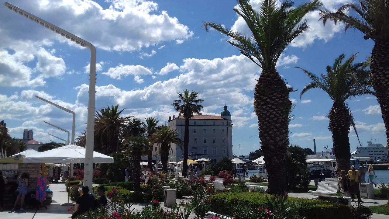 Apartments Crvena Orhideja Split Bagian luar foto